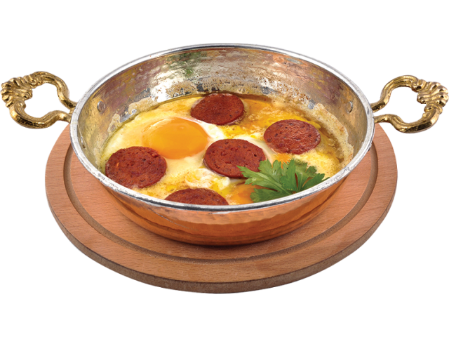 Sucuklu Yumurta - Spiegeleier mit Sucuk